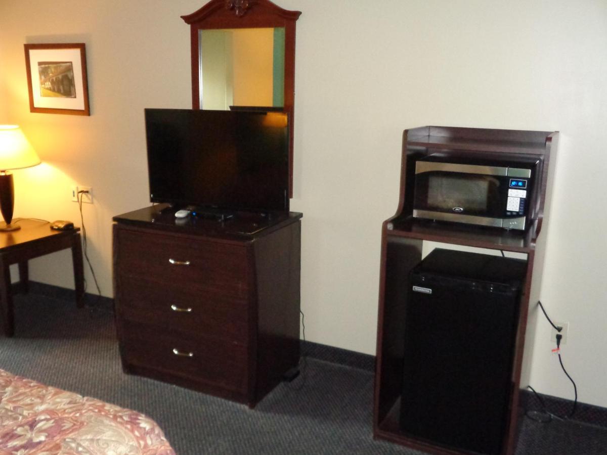Fairgrounds Inn Du Quoin エクステリア 写真