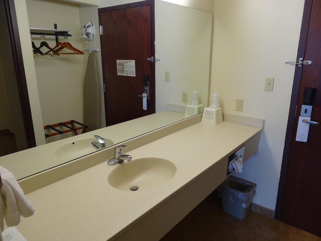 Fairgrounds Inn Du Quoin エクステリア 写真